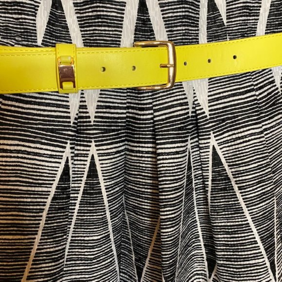 Tahari Women's Sleeveless Belted Dress Black/Yellow/White  Size 4 - Picture 4 of 7